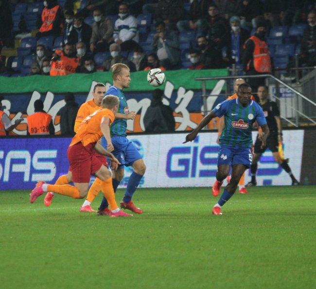 Rizespor Hakemi Geçemedi ! 2 - 3