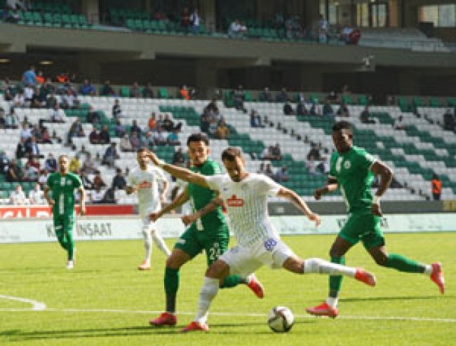 İLK YARI GOLSÜZ BİTTİ